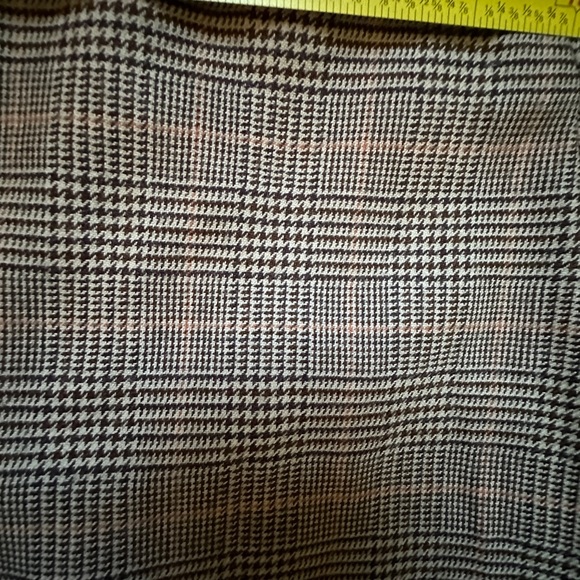 Ruth wool skirt from Newbury Street boutique - Picture 7 of 10